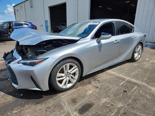 2021 LEXUS IS