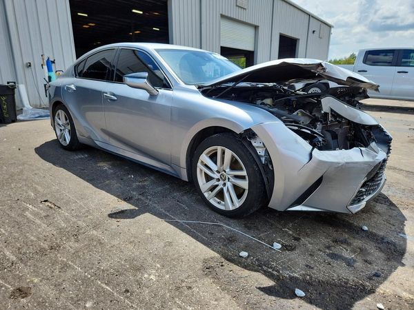 2021 LEXUS IS