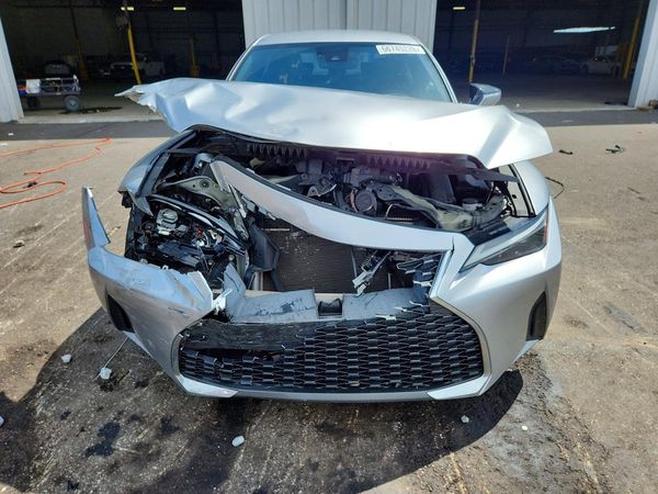 2021 LEXUS IS