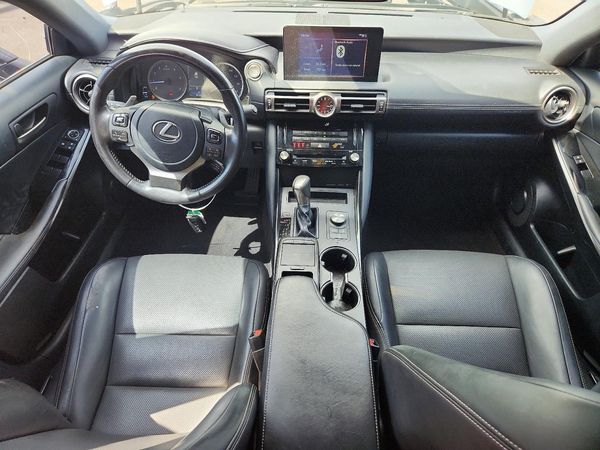 2021 LEXUS IS
