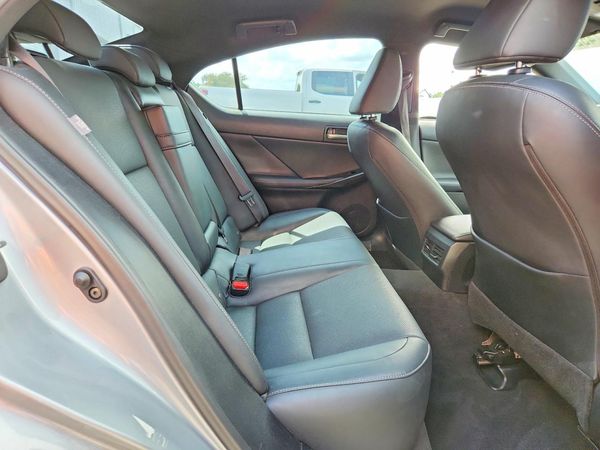 2021 LEXUS IS