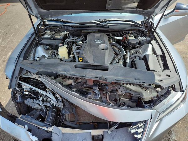 2021 LEXUS IS