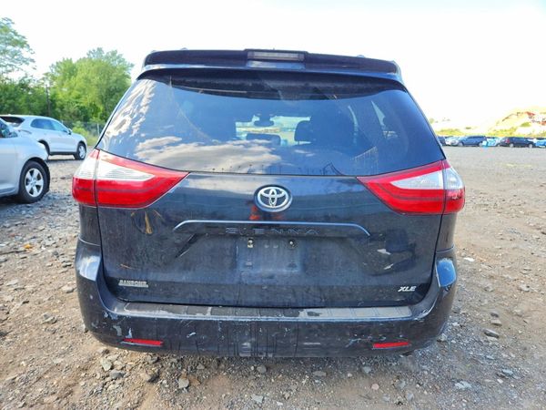 2018 TOYOTA SIENNA