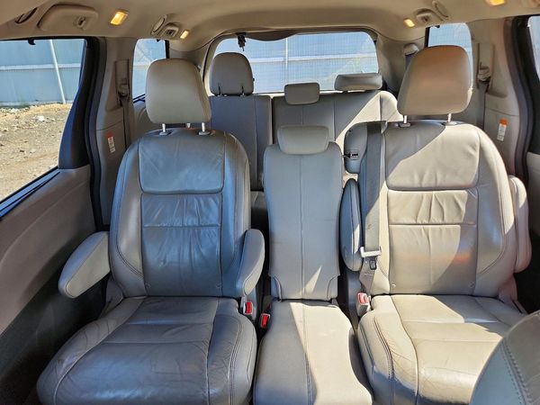 2018 TOYOTA SIENNA