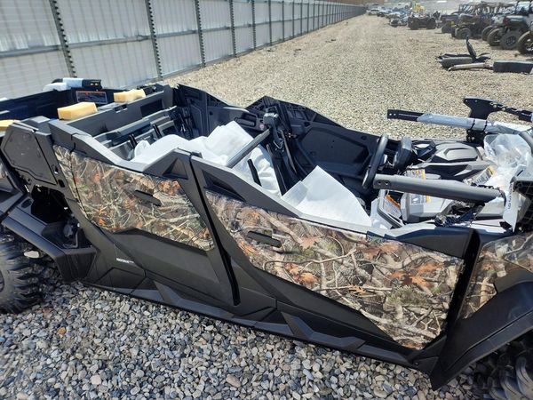 2026 CAN-AM COMMANDER