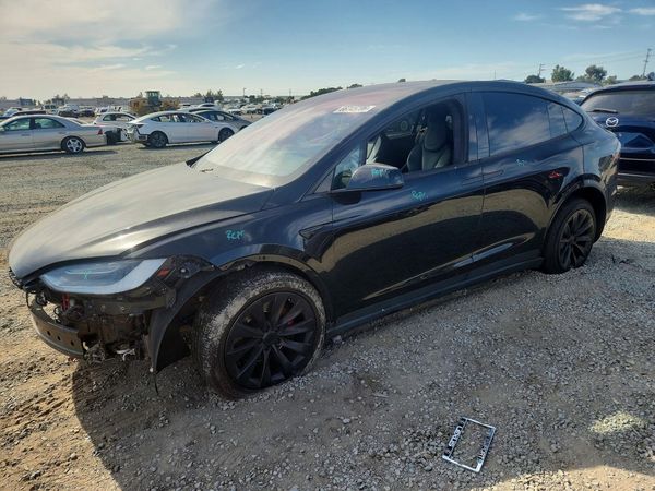 2019 TESLA MODEL X — Front 3/4