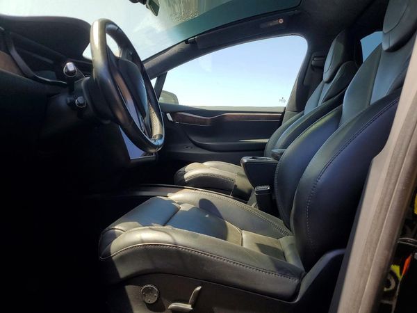 2019 TESLA MODEL X — DENT