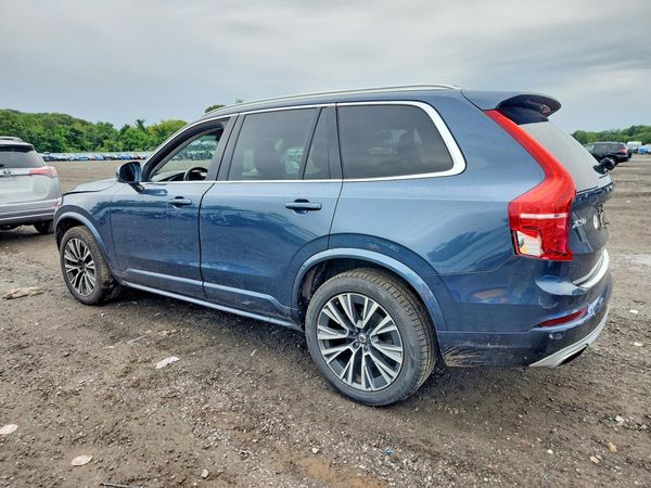 2020 VOLVO XC90 Momentum