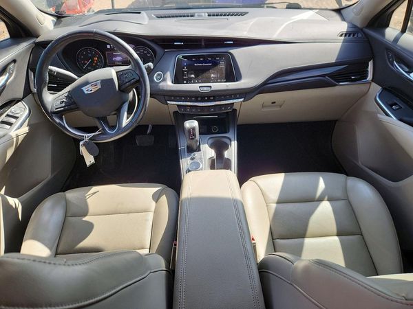 2019 CADILLAC XT4 Premium Luxury