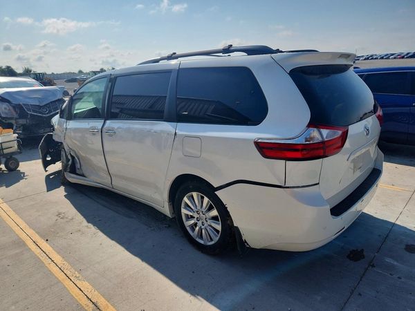 2017 TOYOTA SIENNA
