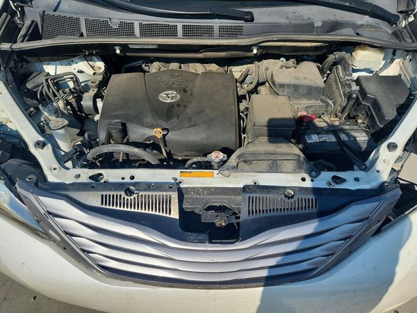 2017 TOYOTA SIENNA