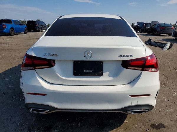 2022 MERCEDES-BENZ A A220-4M