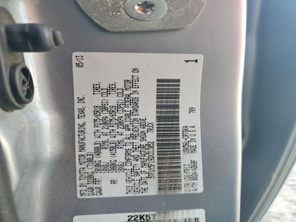 2013 TOYOTA TUNDRA SR5 — VINS
