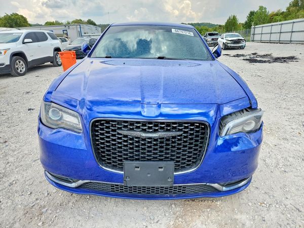 2018 CHRYSLER 300