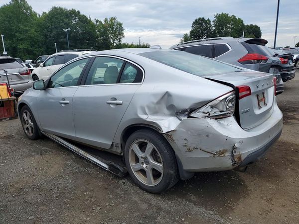2012 VOLVO S60