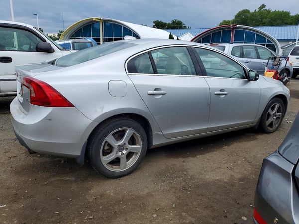 2012 VOLVO S60