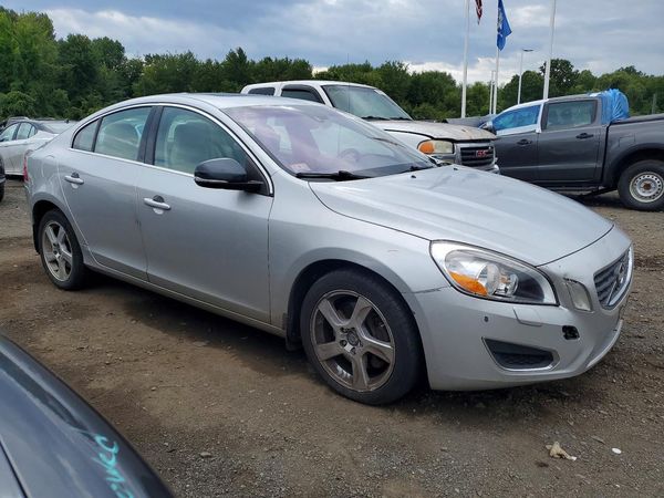 2012 VOLVO S60