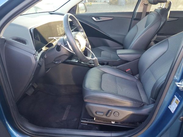 2023 KIA NIRO