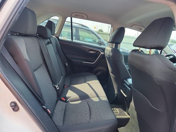 2021 TOYOTA RAV4 XLE HV