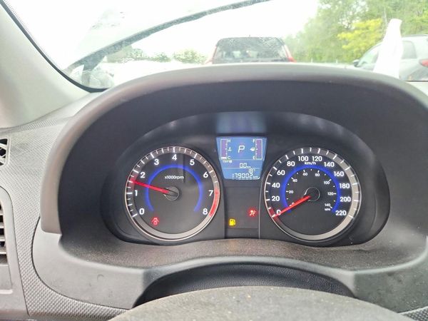2017 HYUNDAI ACCENT SE Base