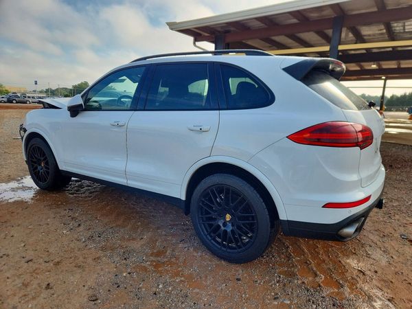 2016 PORSCHE CAYENNE