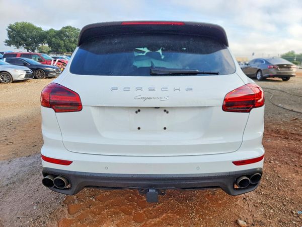 2016 PORSCHE CAYENNE