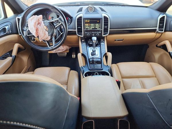 2016 PORSCHE CAYENNE