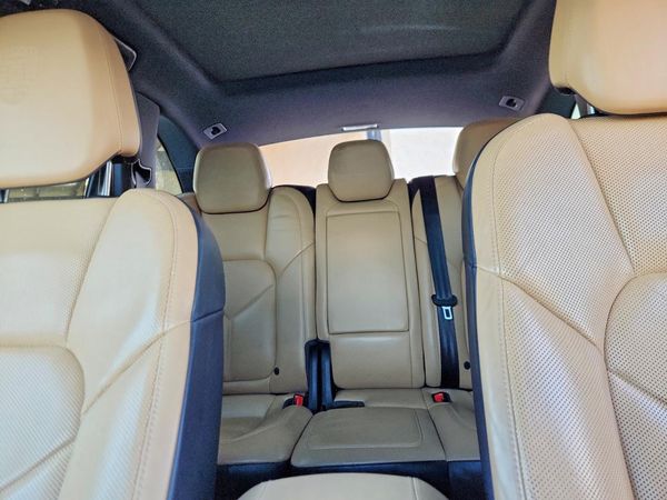 2016 PORSCHE CAYENNE