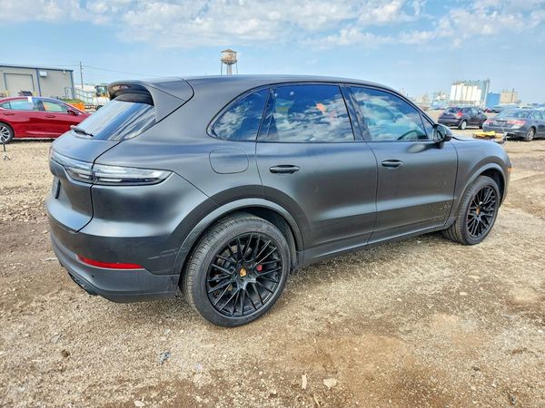 2020 PORSCHE CAYENNE