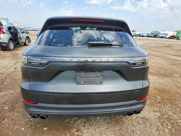 2020 PORSCHE CAYENNE