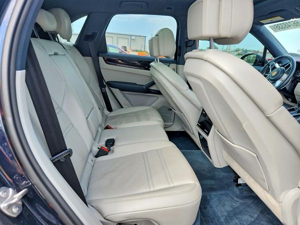 2020 PORSCHE CAYENNE