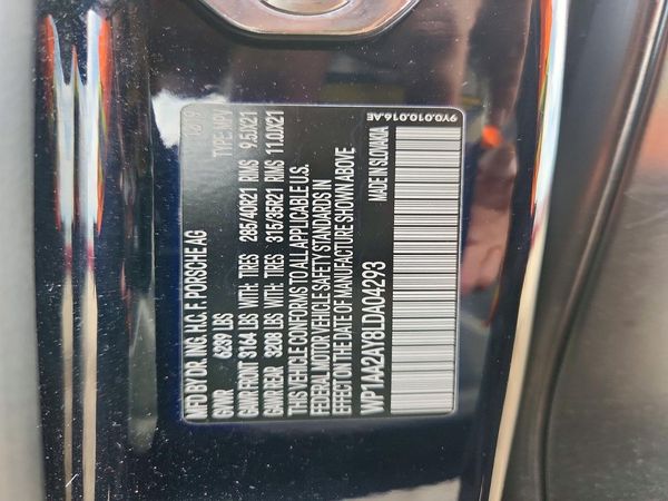 2020 PORSCHE CAYENNE
