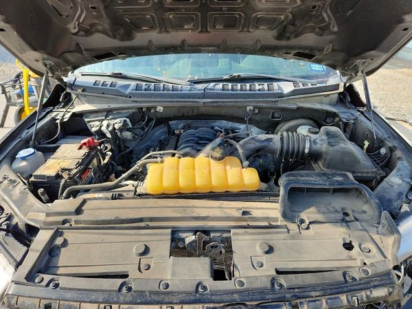 2020 FORD F150 — Engine bay