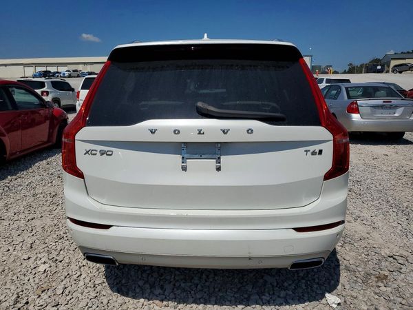 2021 VOLVO XC90