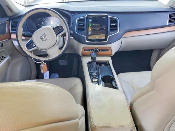 2021 VOLVO XC90