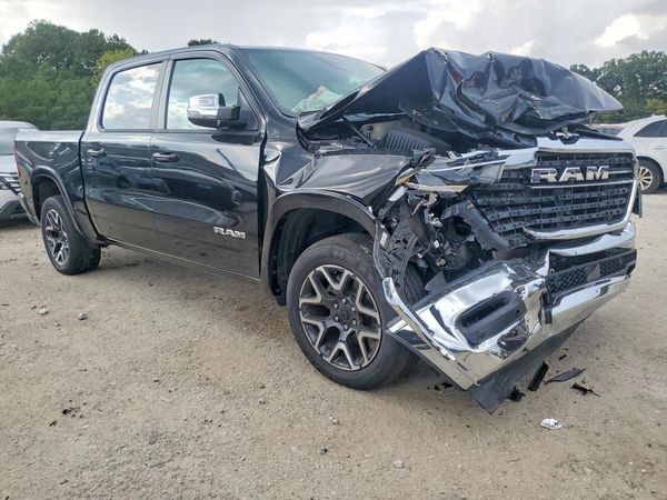 2026 RAM 1500 Laramie — Passenger 3/4