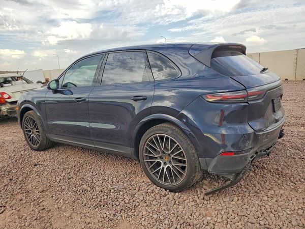2022 PORSCHE CAYENNE