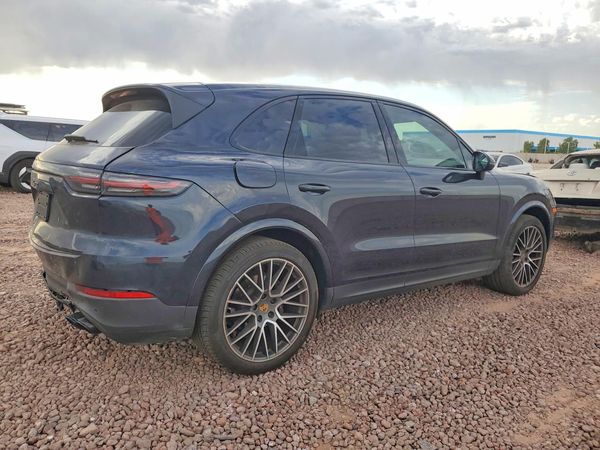 2022 PORSCHE CAYENNE