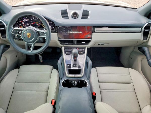 2022 PORSCHE CAYENNE