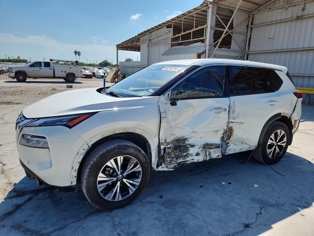 2021 NISSAN ROGUE SV — Front 3/4