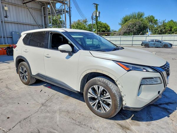 2021 NISSAN ROGUE SV — Passenger 3/4