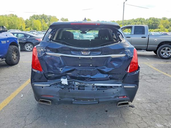 2017 CADILLAC XT5 Luxury