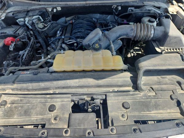 2018 FORD F150 — Engine bay