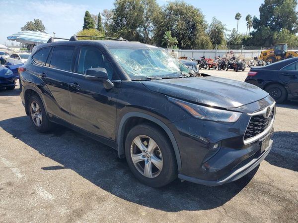 2021 TOYOTA HIGHLANDER LE