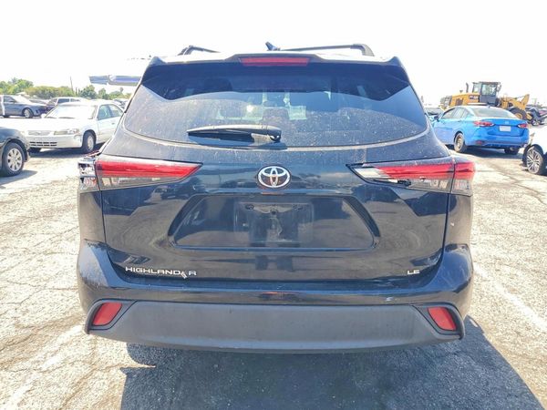 2021 TOYOTA HIGHLANDER LE