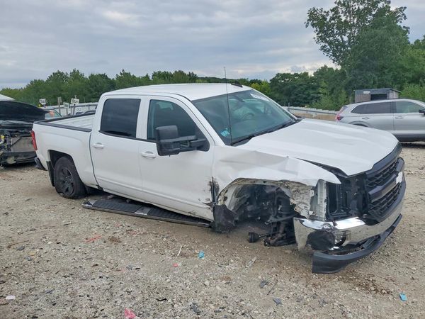 2018 CHEVROLET SILVERADO LT — Passenger 3/4
