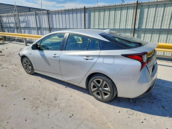 2019 TOYOTA PRIUS