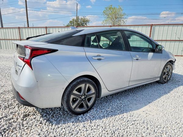 2019 TOYOTA PRIUS