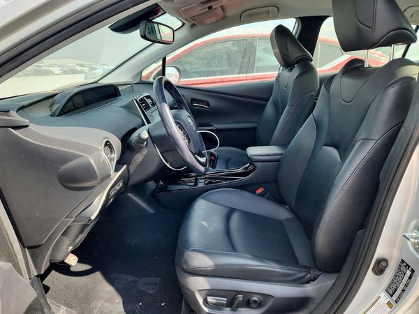 2019 TOYOTA PRIUS