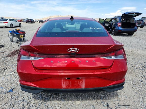 2022 HYUNDAI ELANTRA SE